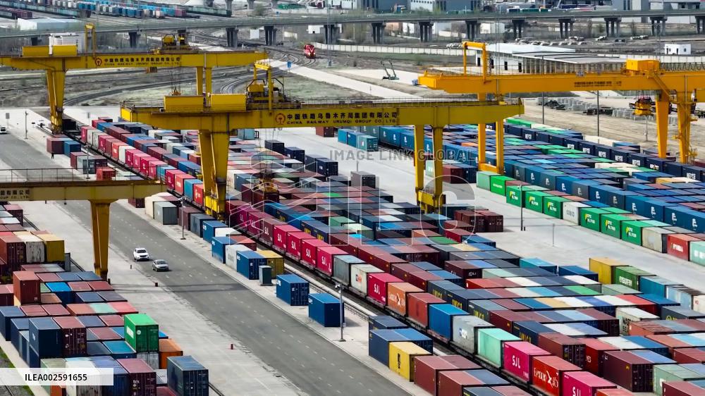 NW China's Xinjiang sees foreign trade value up 42.7 pct in Q1