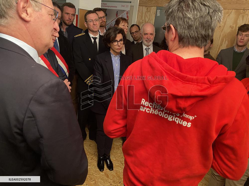 French culture minister Rachida Dati visits INRAP center - Val d’Oise