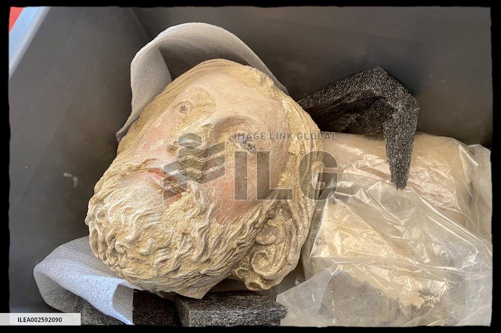 French culture minister Rachida Dati visits INRAP center - Val d’Oise