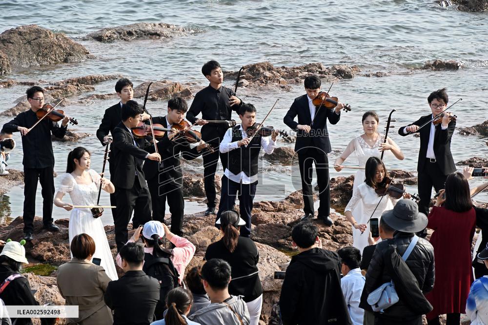 CHINA-SHANDONG-QINGDAO-MUSIC-PERFORMANCE (CN)