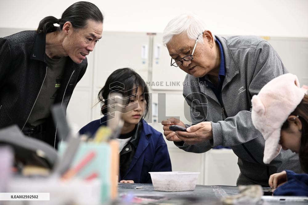 (VistaNingxia)CHINA-NINGXIA-HELAN INKSTONE-INHERITOR (CN)