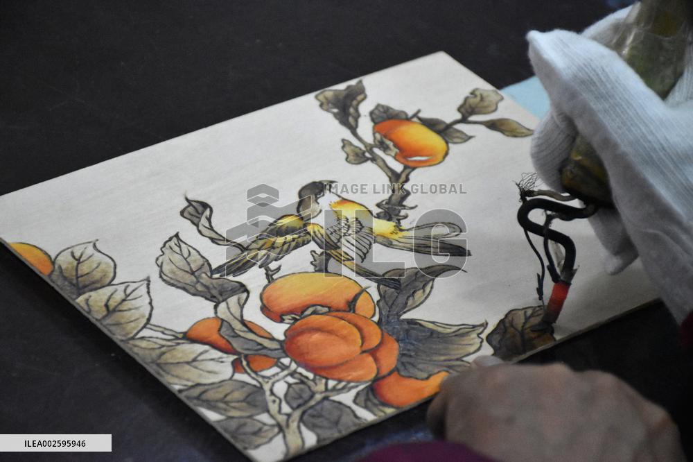 (MASTER OF CRAFTS) CHINA-HENAN-NANYANG PYROGRAPHY-INHERITOR (CN)