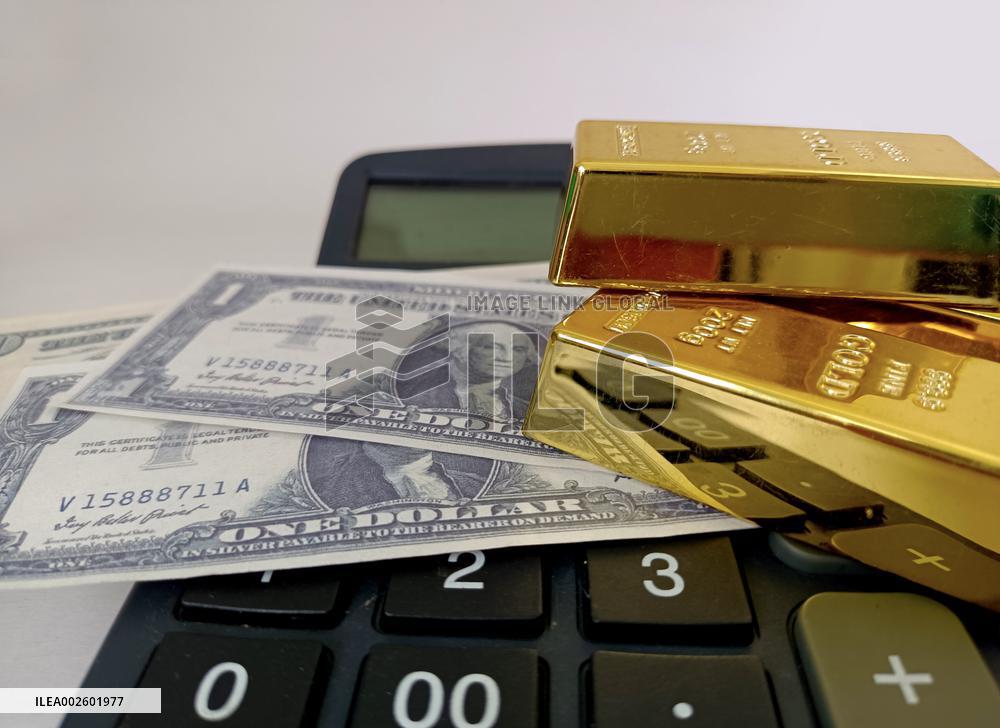 Illustration Gold Plummeting