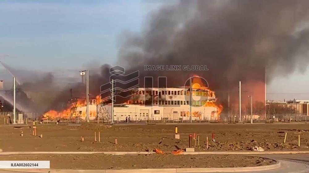 Canada: Fire Destroys Historic Airport Hangar In Edmonton