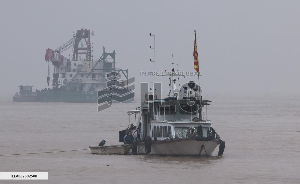 CHINA-GUANGDONG-VESSEL-BRIDGE-COLLISION (CN)