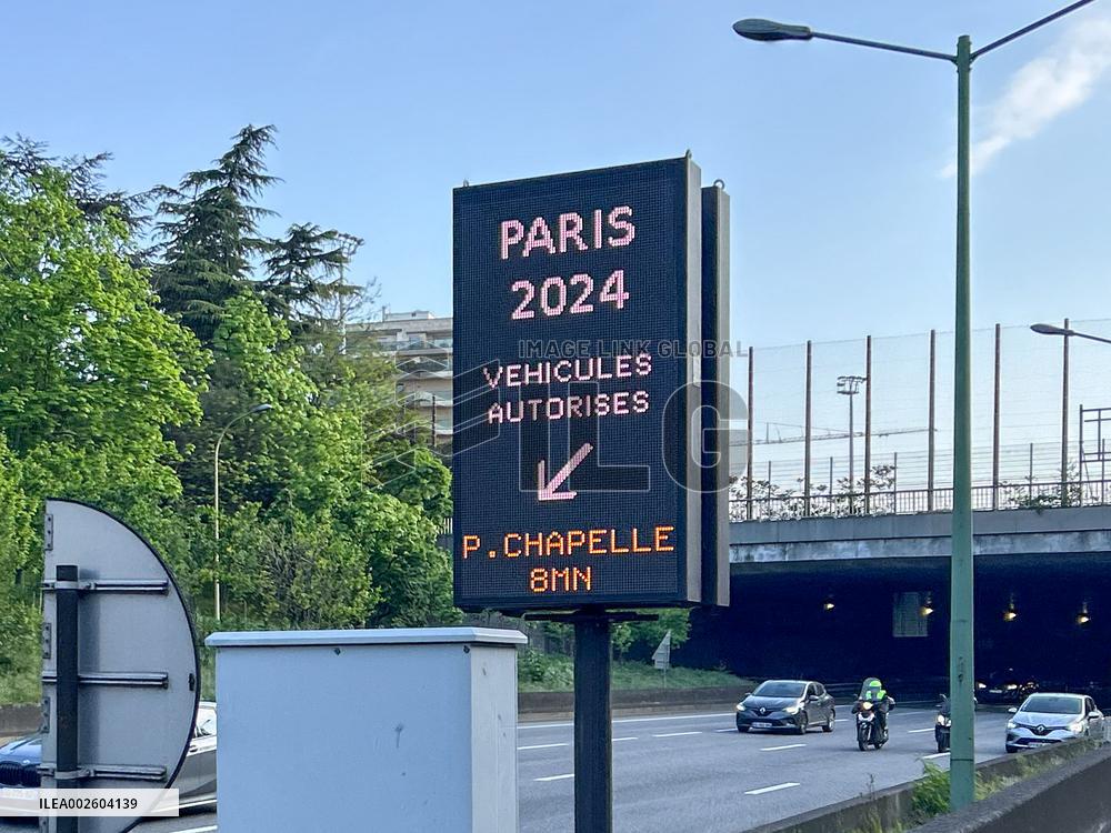 Paris 2024 - Priority Vehicles Test Sign Indicating The Lane Reserved