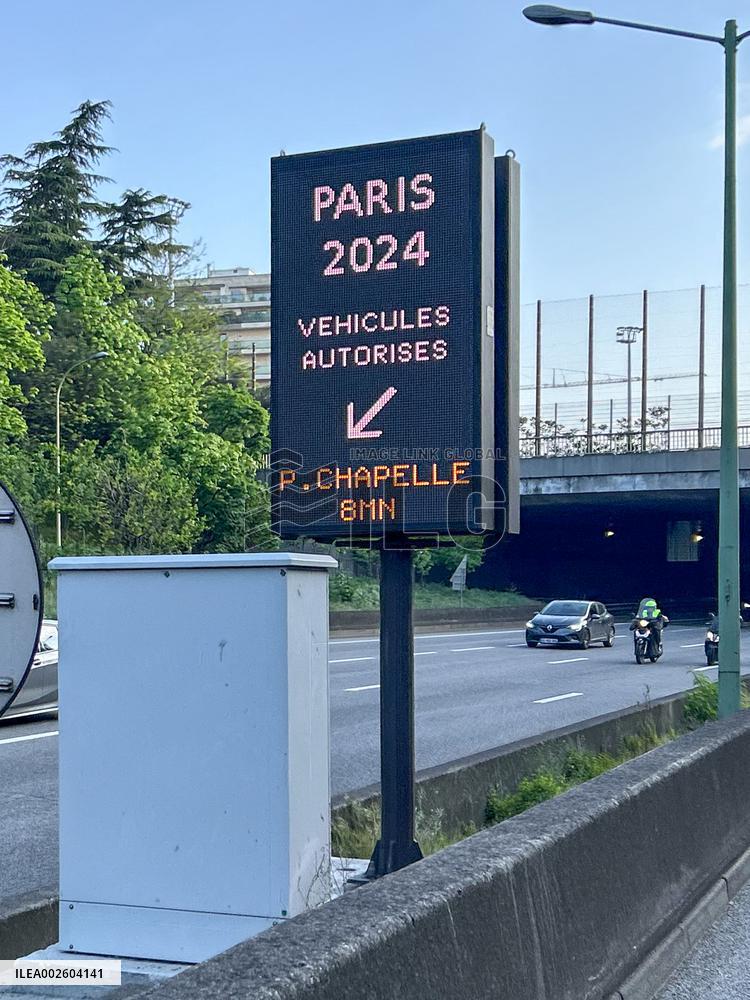 Paris 2024 - Priority Vehicles Test Sign Indicating The Lane Reserved