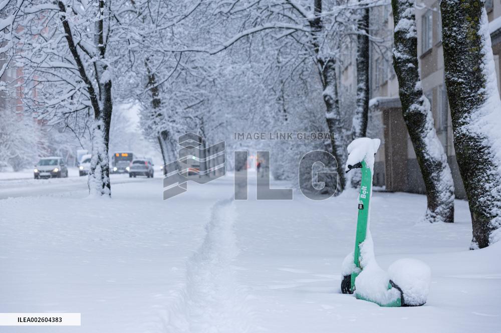 Spring has surprised Estonia with snow