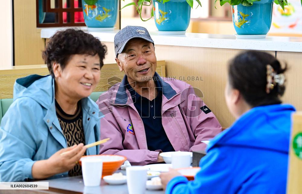 Community Canteen in Ordos