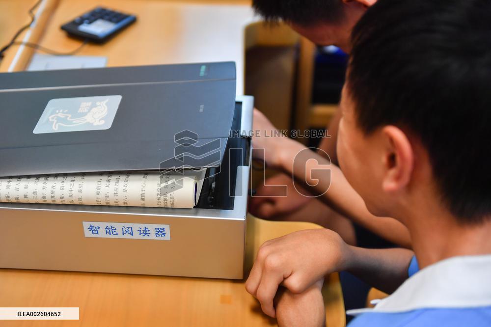 CHINA-HUNAN-CHANGSHA-VISUALLY IMPAIRED-READING (CN)