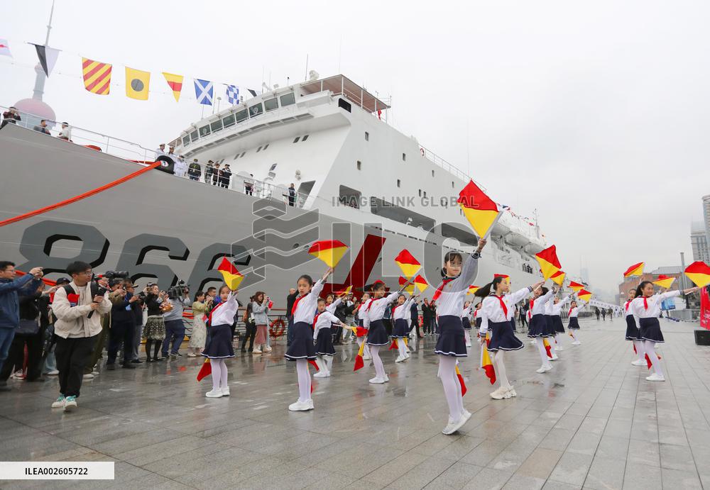 CHINA-SHANGHAI-NAVY VESSELS-PUBLIC EVENT (CN)