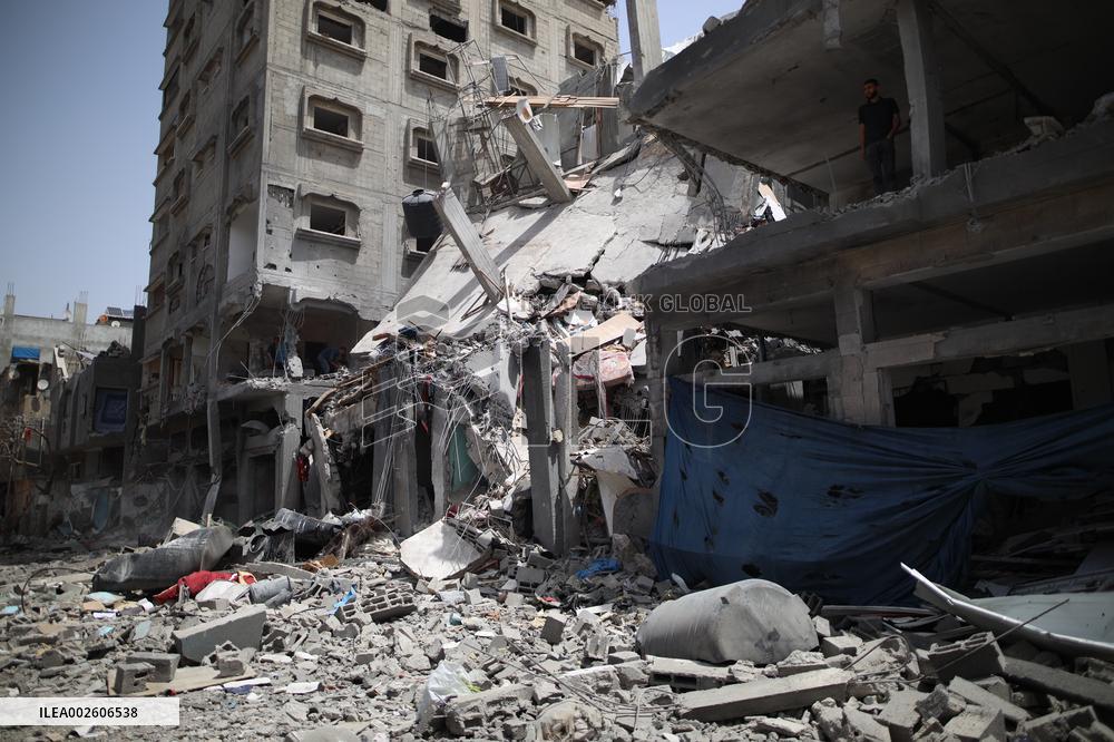 MIDEAST-GAZA-BUREIJ REFUGEE CAMP-ISRAEL-STRIKES-AFTERMATH