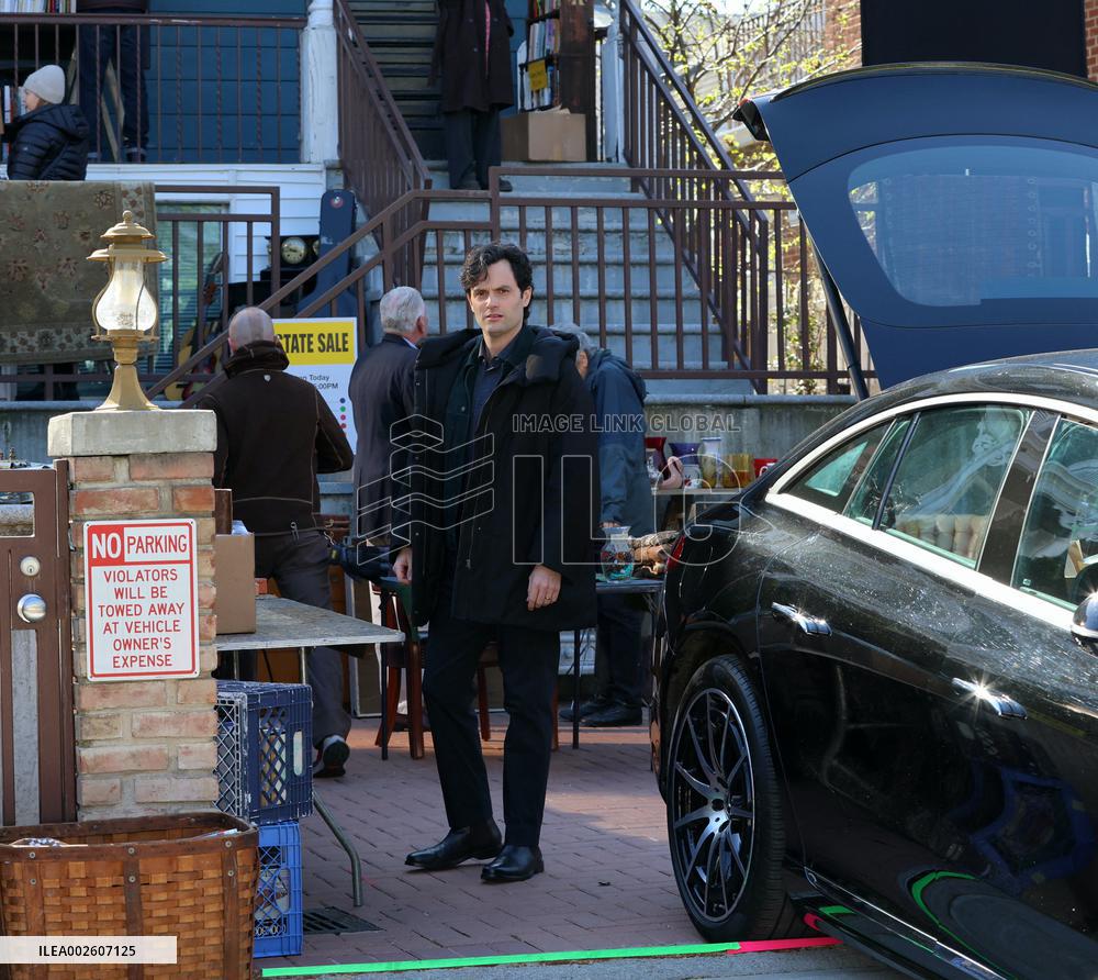 Penn Badgley On Set - NYC