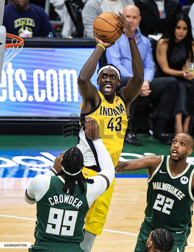 (SP)U.S.-MILWAUKEE-BASKETBALL-NBA-PLAYOFFS-BUCKS VS PACERS