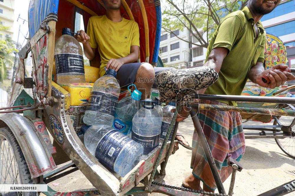 Water Crisis In The Hot Summer Day - Bangladesh