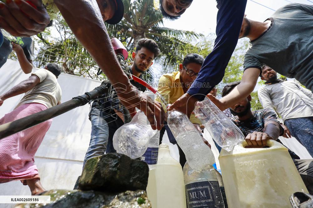 Water Crisis In The Hot Summer Day - Bangladesh