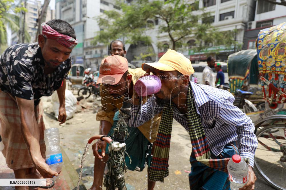 Water Crisis In The Hot Summer Day - Bangladesh