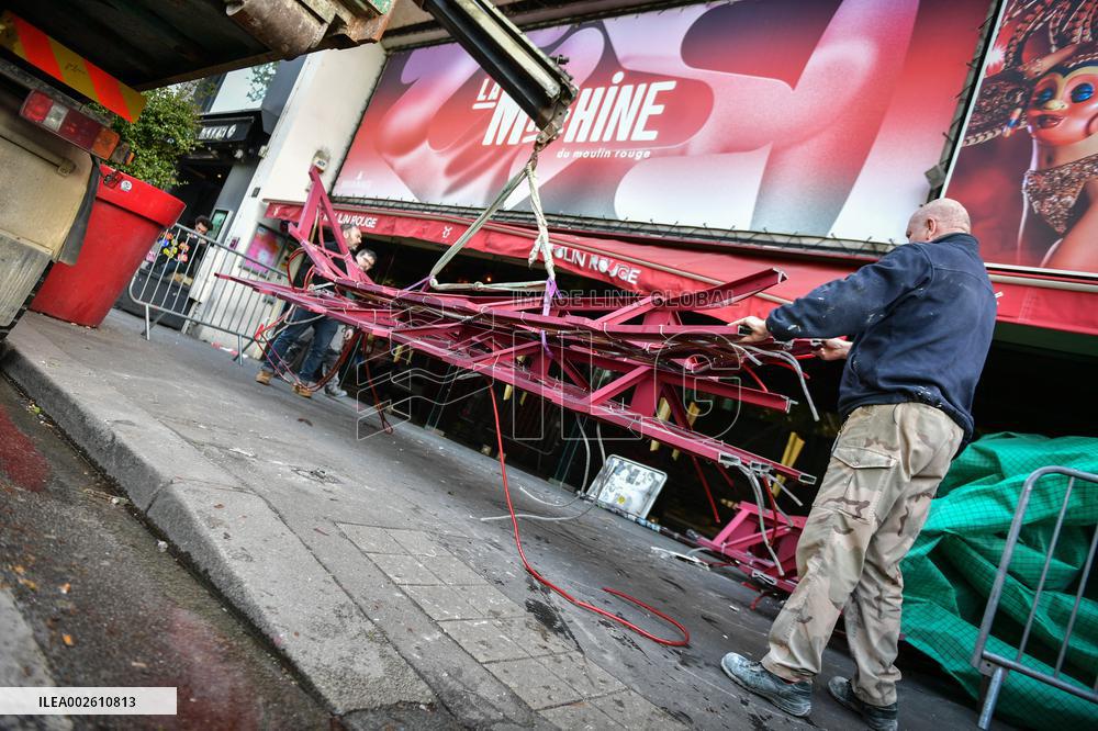Moulin Rouge Windmill Wings Collapse Overnight - Paris