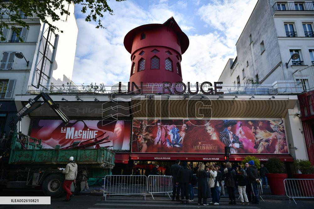 Moulin Rouge Windmill Wings Collapse Overnight - Paris