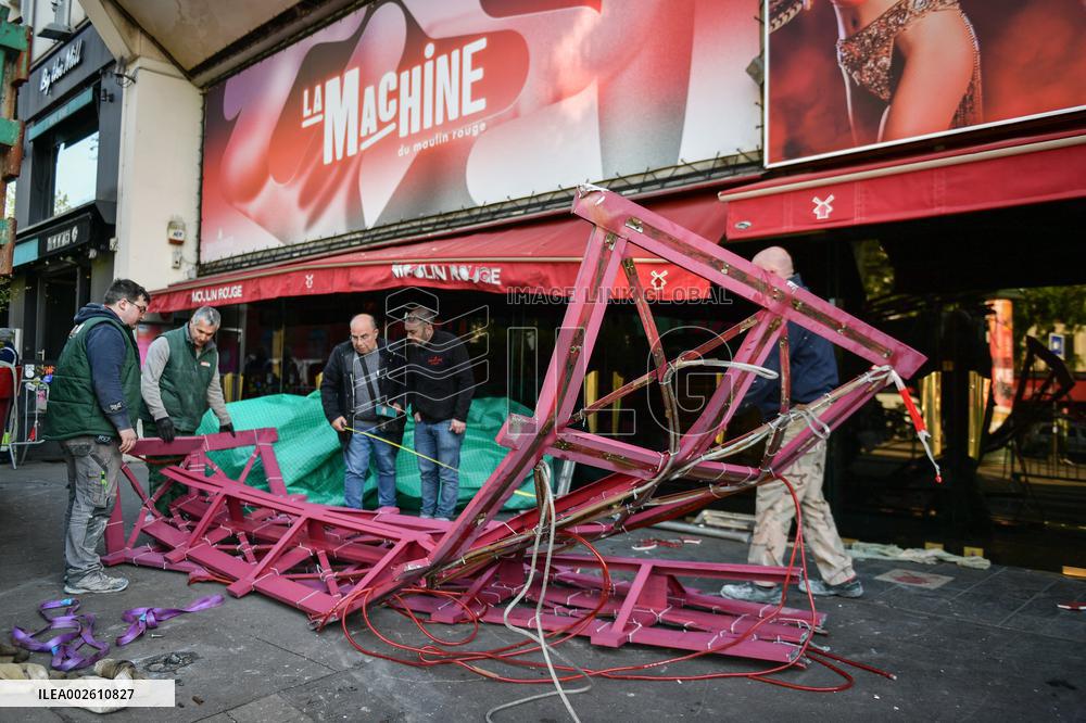 Moulin Rouge Windmill Wings Collapse Overnight - Paris