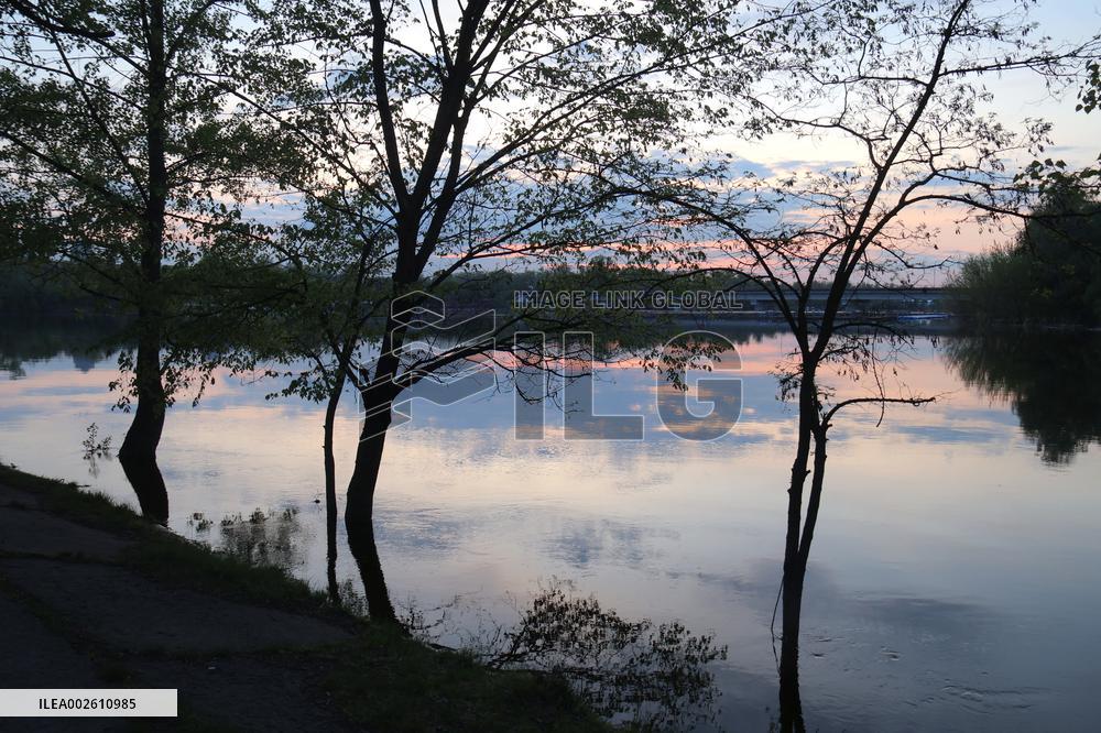 Left bank of Dnipro river flooded due to rising water level in Kyiv