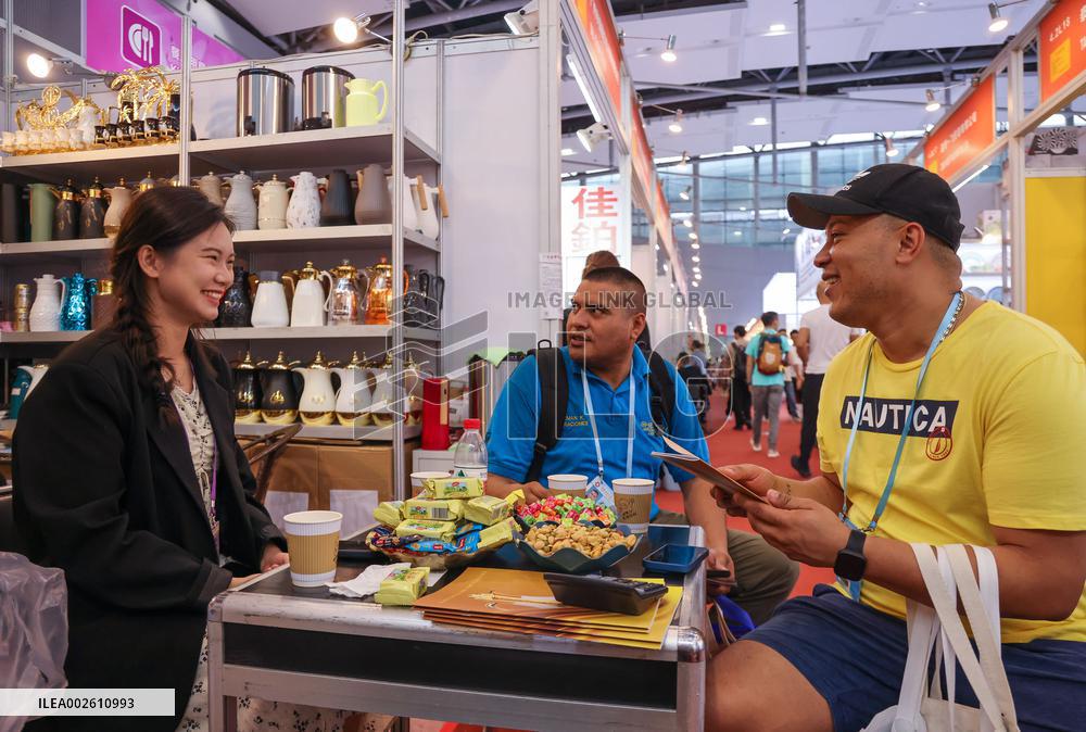 CHINA-GUANGDONG-GUANGZHOU-CANTON FAIR-OVERSEAS PURCHASERS (CN)