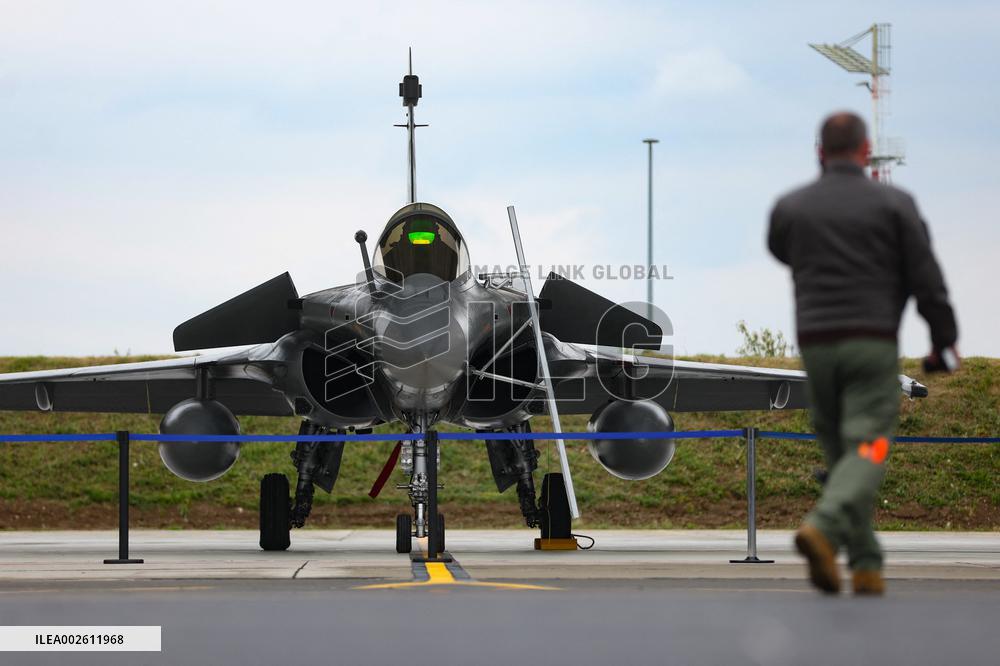 President of Croatia Zoran Milanovic Welcomes Rafale Aircraft - Croatia