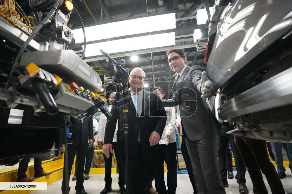 Justin Trudeau Announces New Honda Plant - Canada