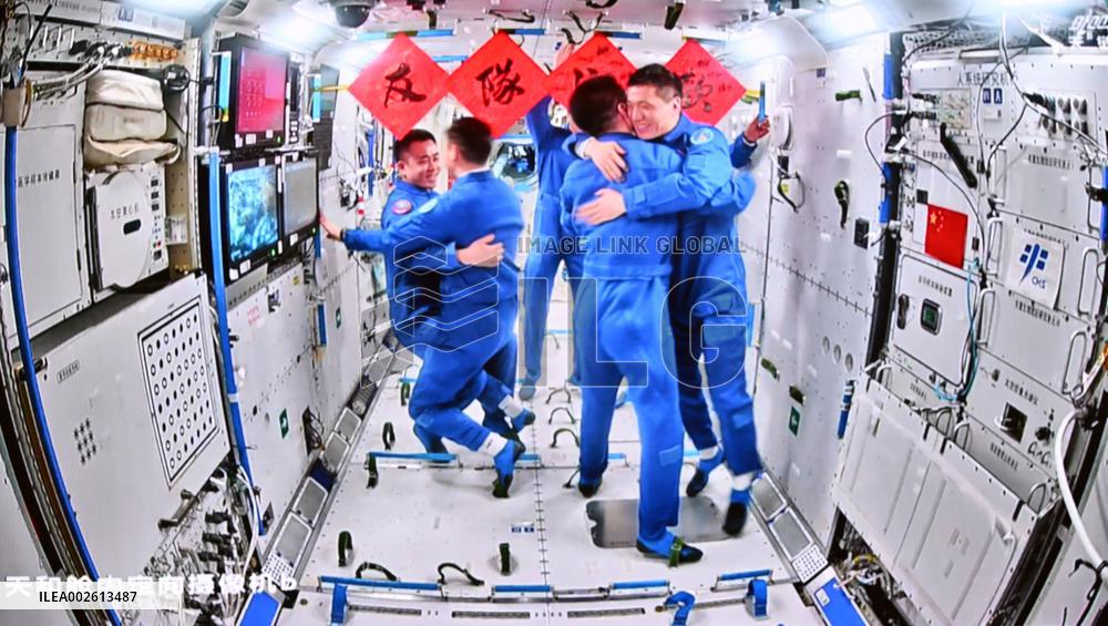 XINHUA PHOTOS OF THE DAY