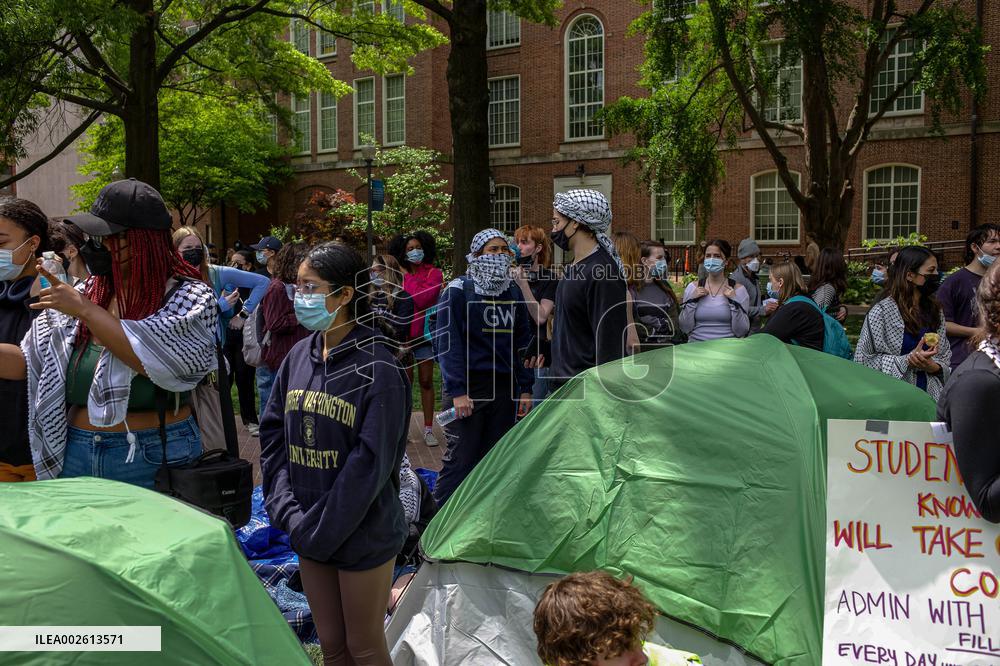 College Protests Over Gaza Sweep Across US - Washington