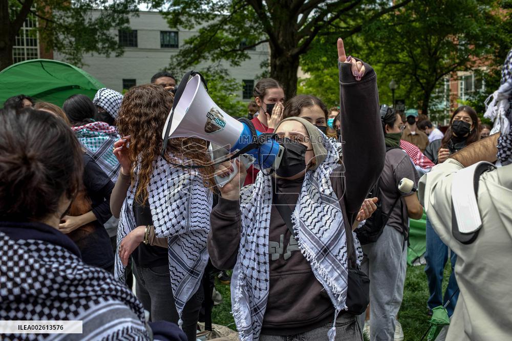 College Protests Over Gaza Sweep Across US - Washington