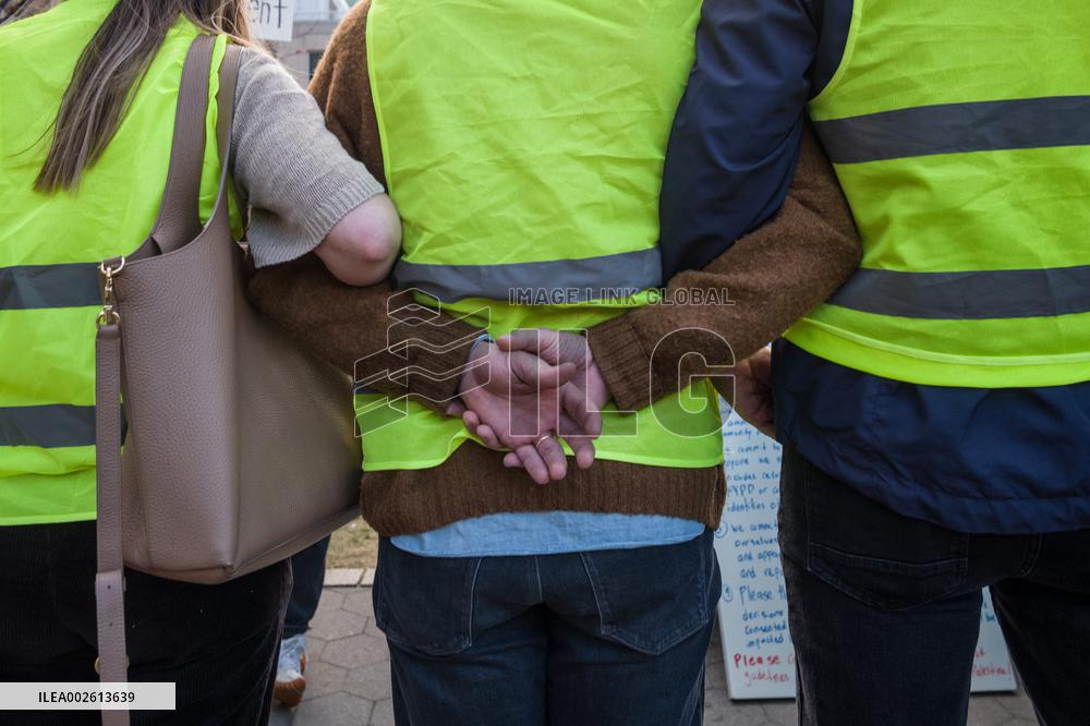 College Protests Over Gaza Sweep Across US - NYC
