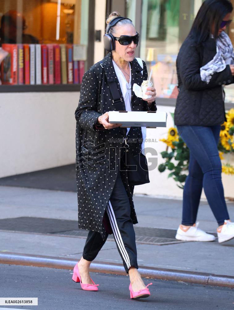 Sarah Jessica Parker Steps Out - NYC