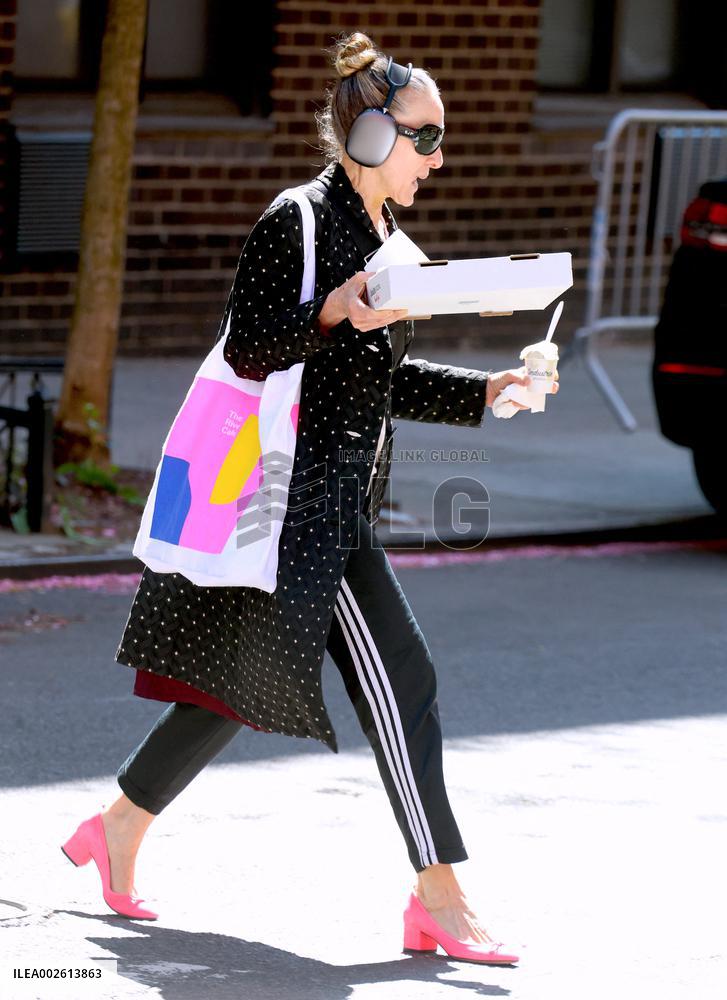 Sarah Jessica Parker Steps Out - NYC