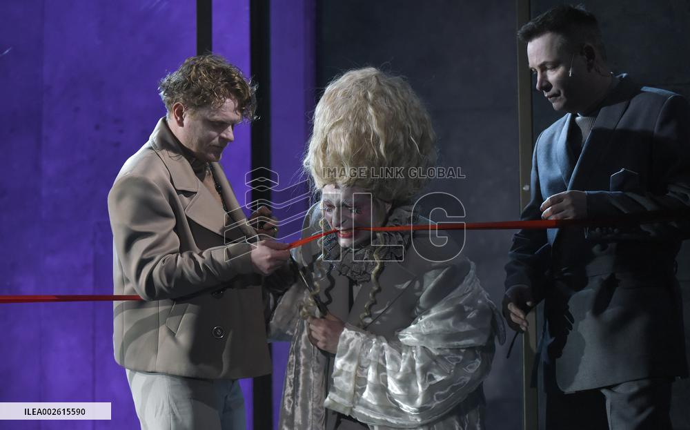 Press preview of Mary Stuart play at Kyivs Ivan Franko Theatre