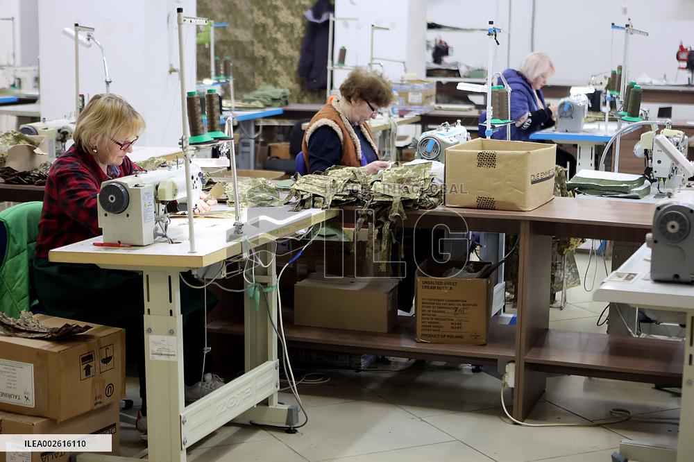 Factory makes military backpacks in Ivano-Frankivsk region