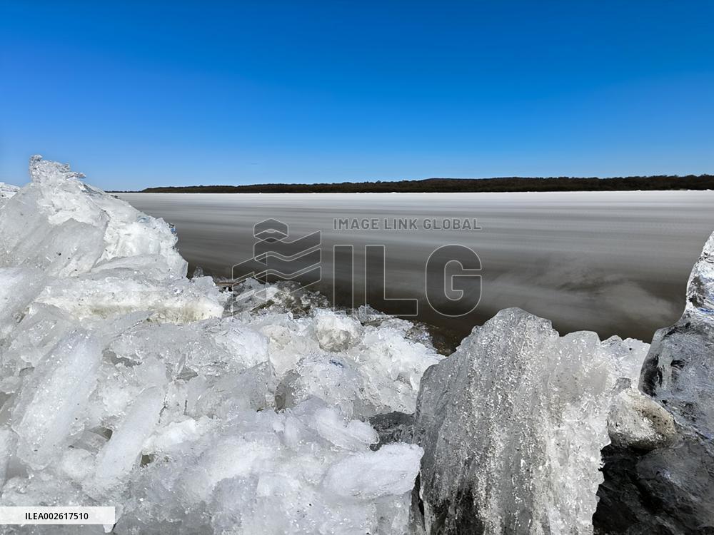 Ice Blocks Collide