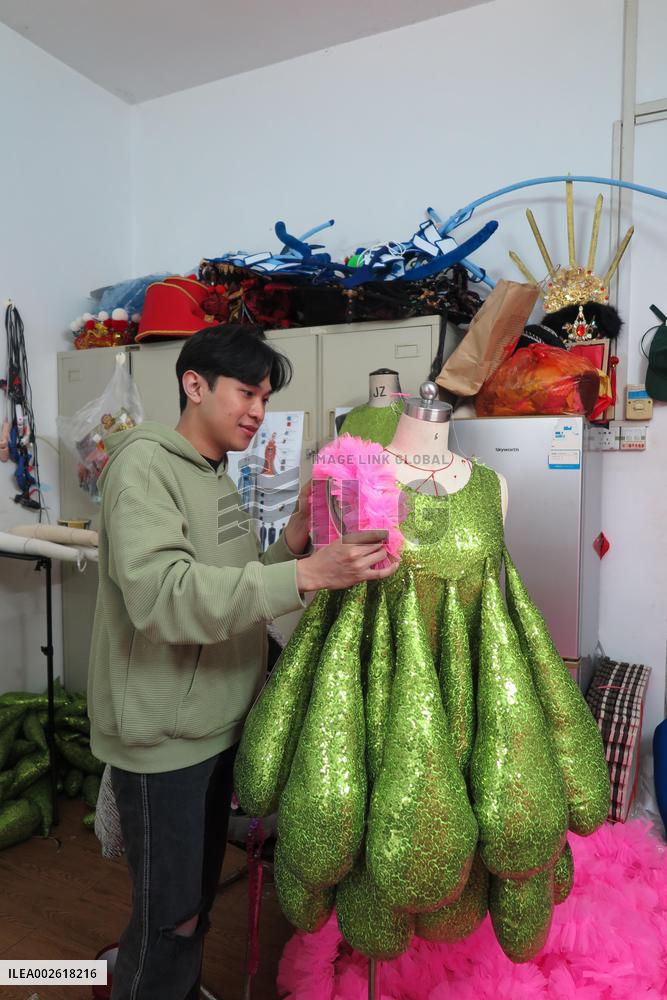 CHINA-GUANGXI-NANNING-FASHION DESIGN-INDONESIA STUDENT (CN)