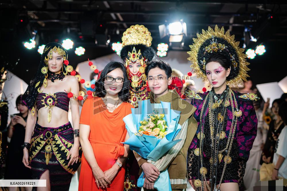 CHINA-GUANGXI-NANNING-FASHION DESIGN-INDONESIA STUDENT (CN)
