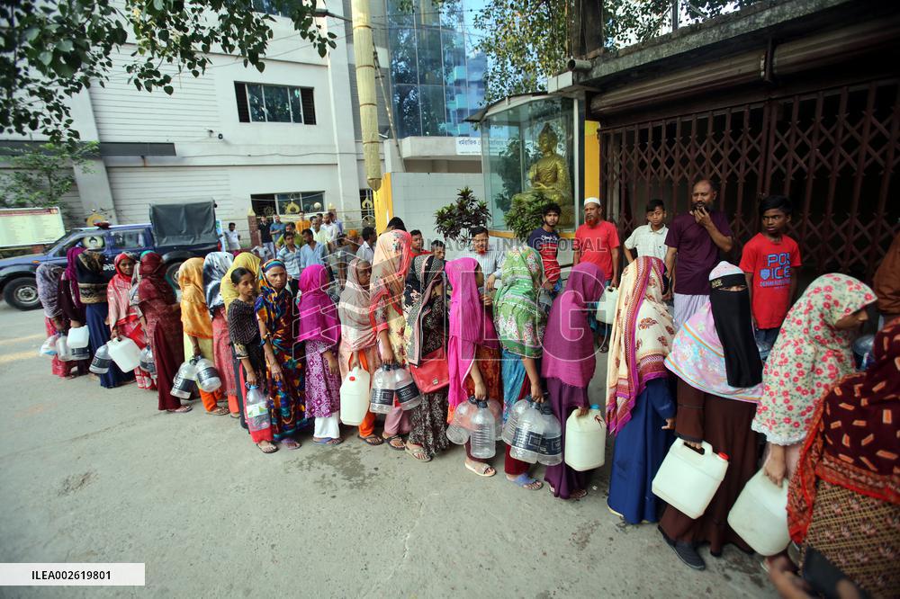 Water Crisis In The Hot Summer Day In Dhaka - Bangladesh