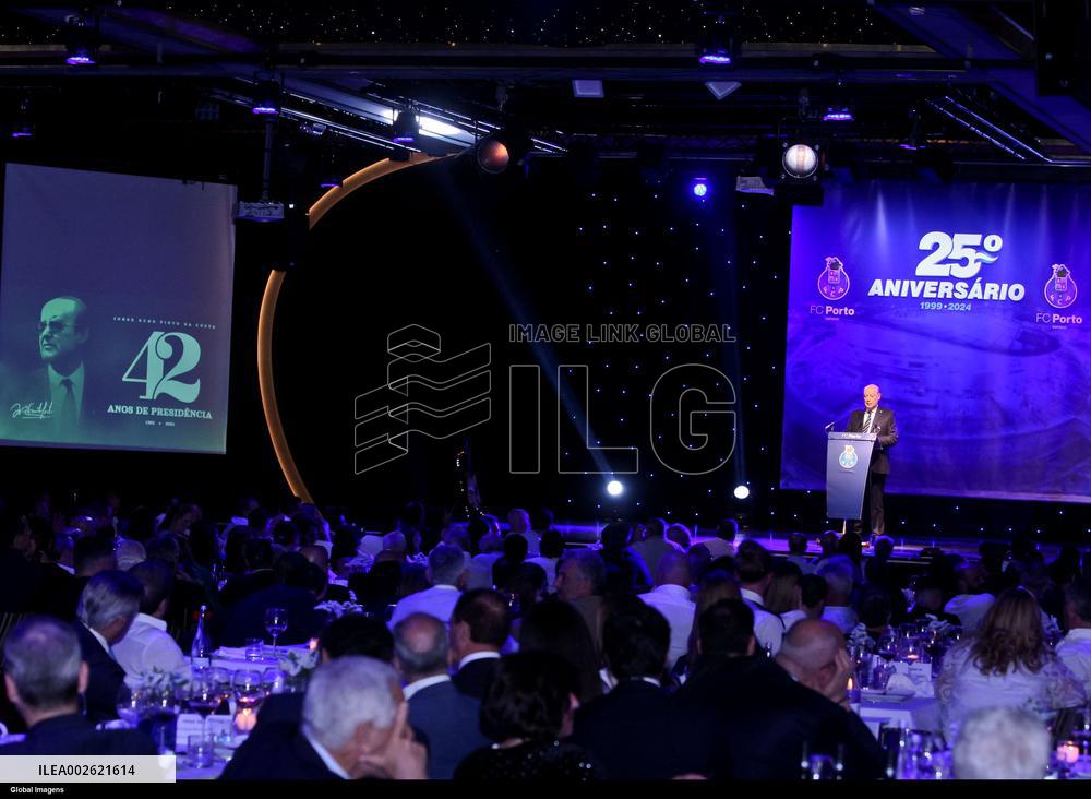 Dinner celebrating 42 years of Pinto da Costa's presidency