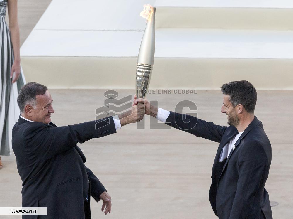 XINHUA PHOTOS OF THE DAY