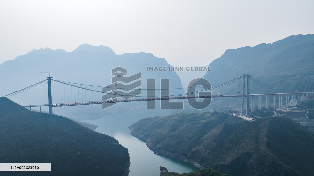 CHINA-GUIZHOU-BRIDGE-CLOSURE (CN)