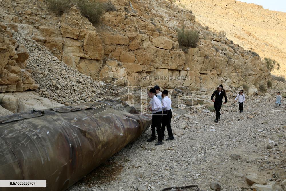 ISRAEL-ARAD-DEBRIS-INTERCEPTED MISSILE