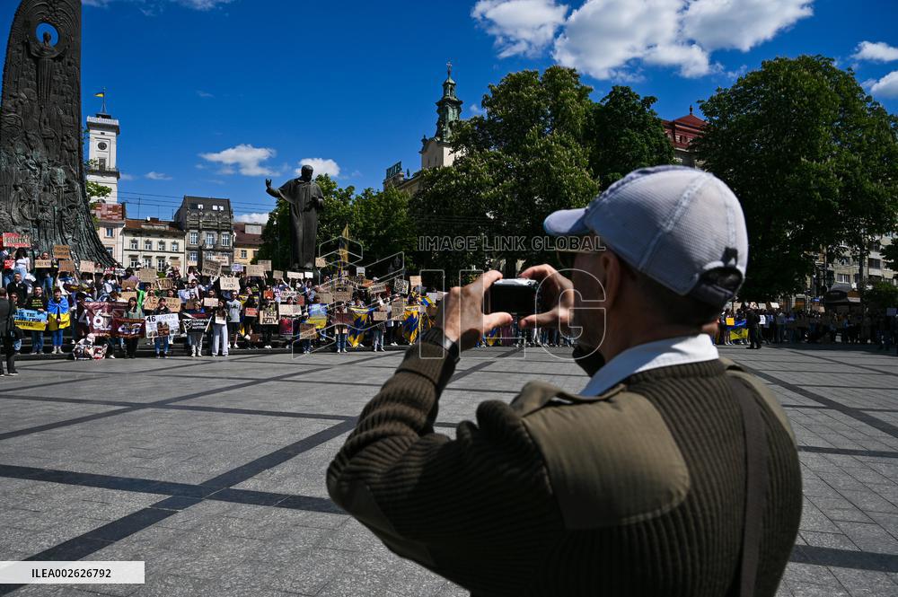 Action in support of POWs held in Lviv