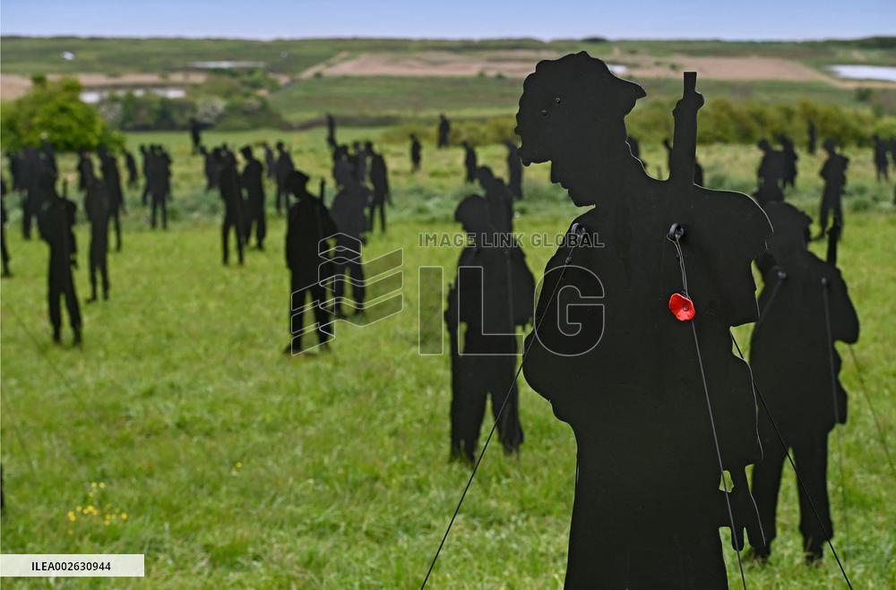 1,475 Silhouettes In Tribute To The Soldiers Of D-Day - Ver-Sur-Mer