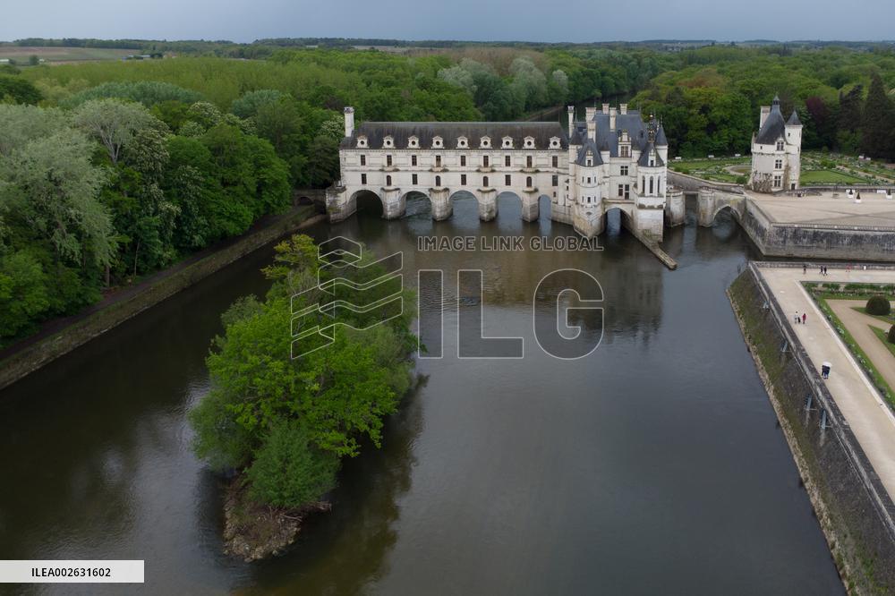 FRANCE-LOIRE VALLEY-CASTLE