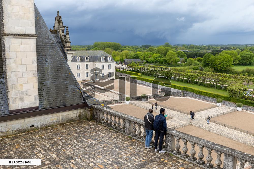 FRANCE-LOIRE VALLEY-CASTLE