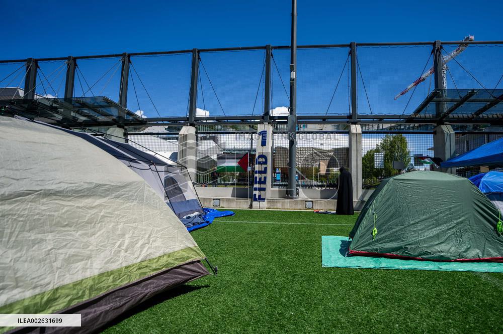 Students Set Up Anti-Israel Encampment - Vancouver