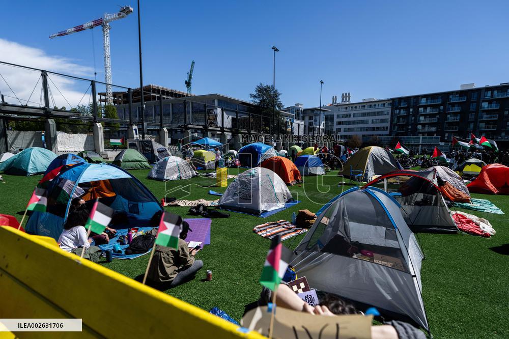Students Set Up Anti-Israel Encampment - Vancouver